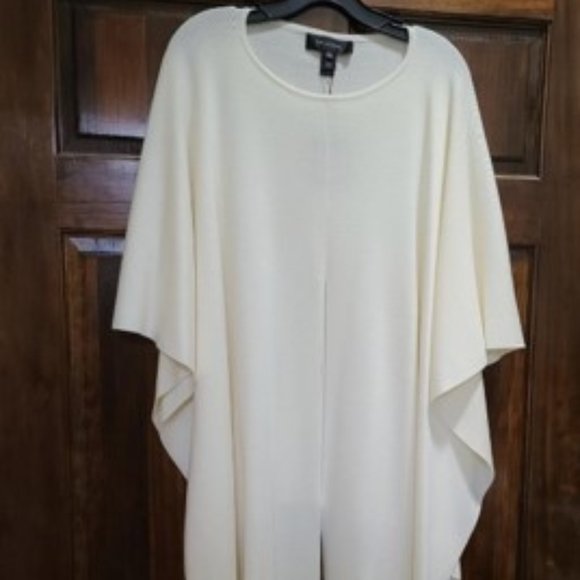 St John Knits Wrap - Picture 1 of 3
